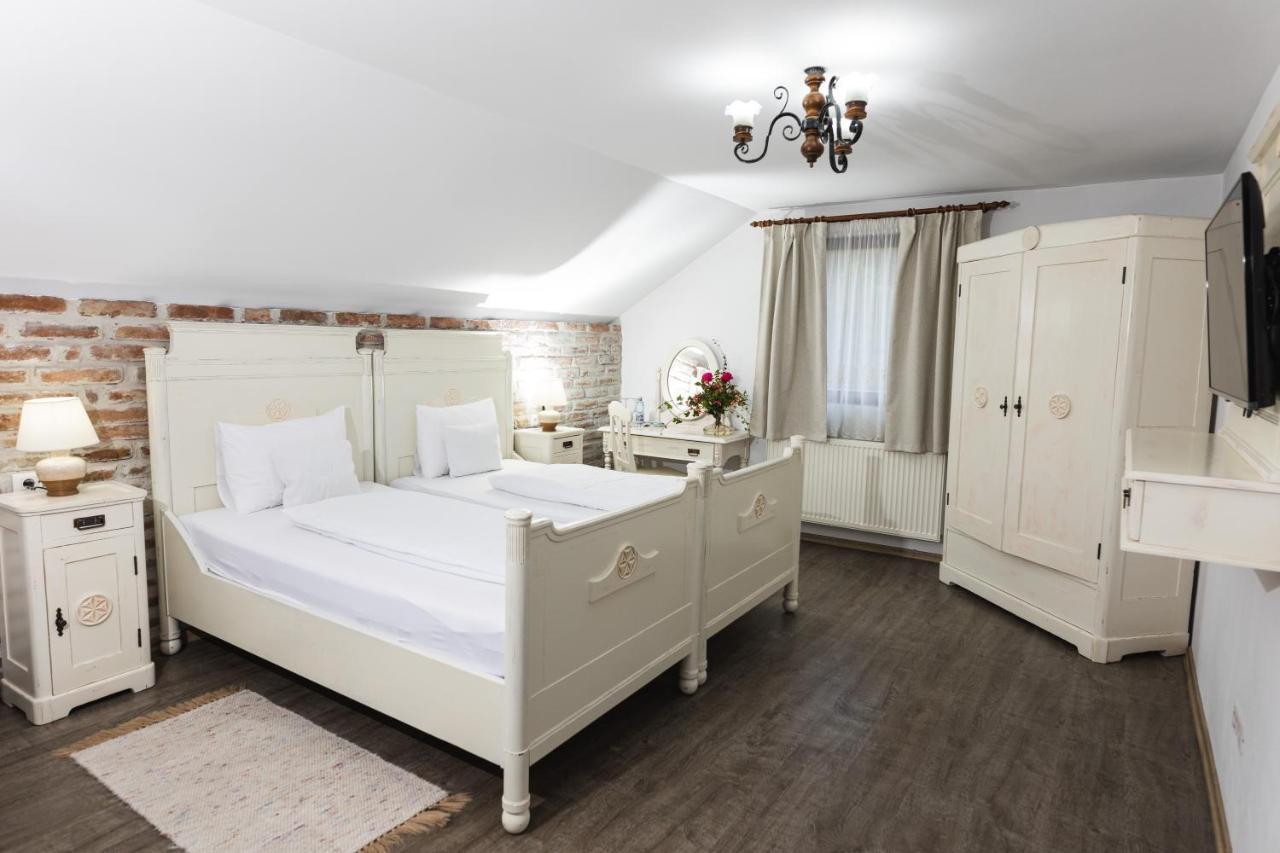 Casa Tirol Blaj 호텔 외부 사진