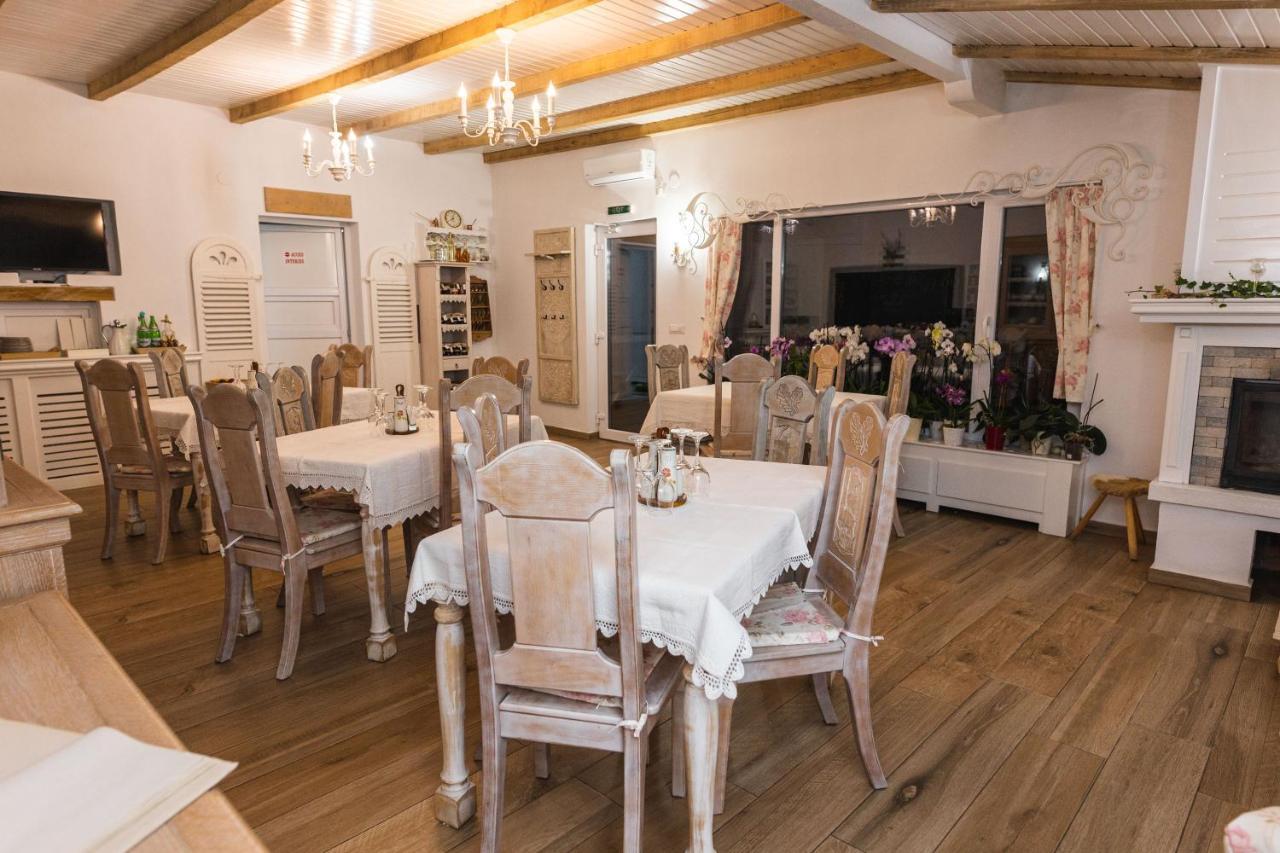 Casa Tirol Blaj 호텔 외부 사진