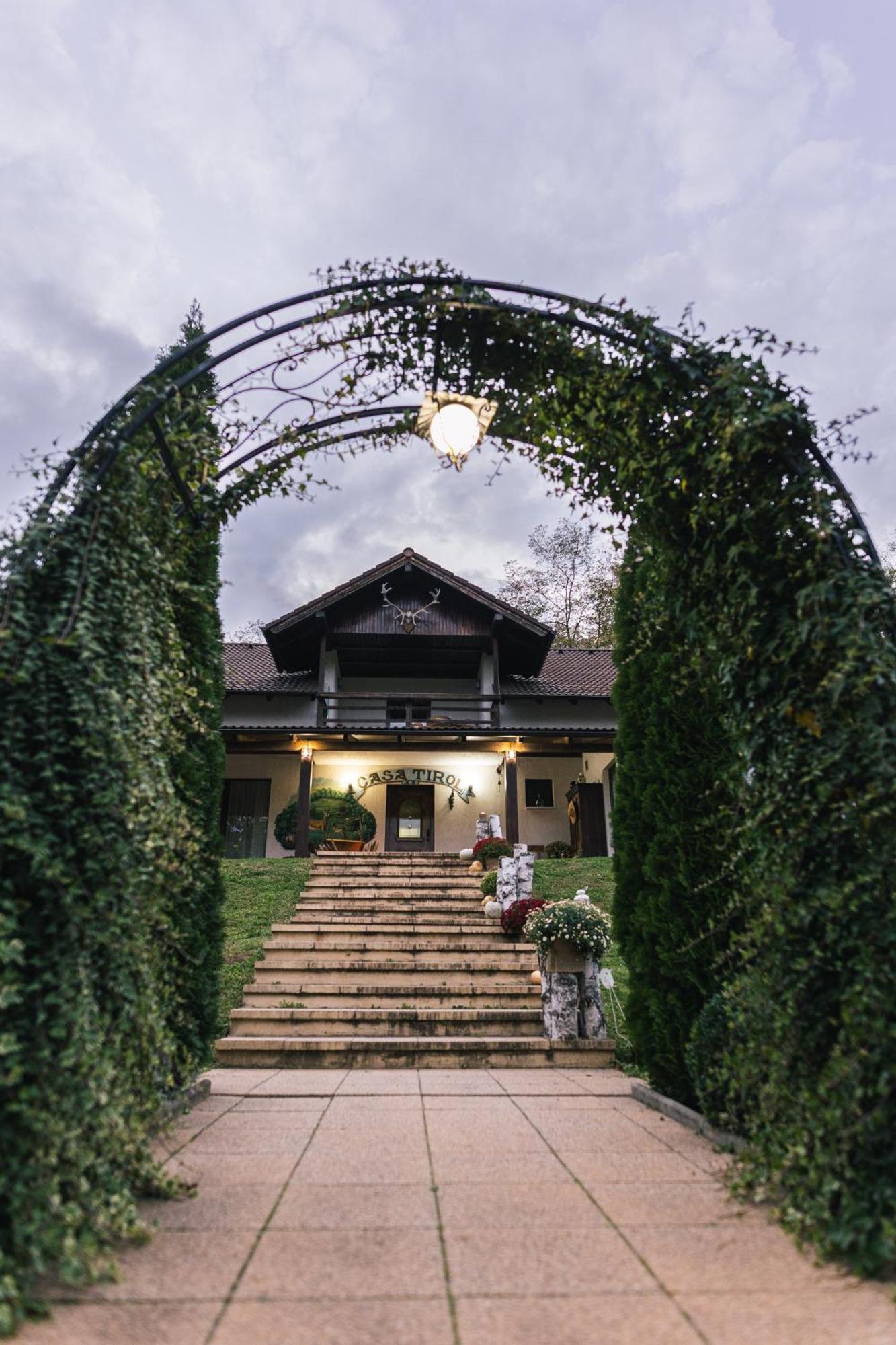 Casa Tirol Blaj 호텔 외부 사진