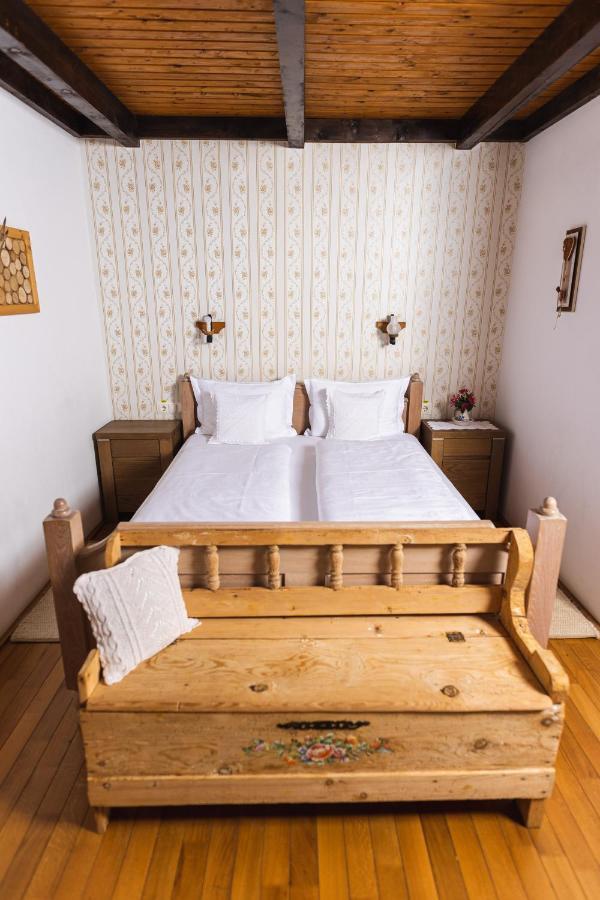 Casa Tirol Blaj 호텔 외부 사진