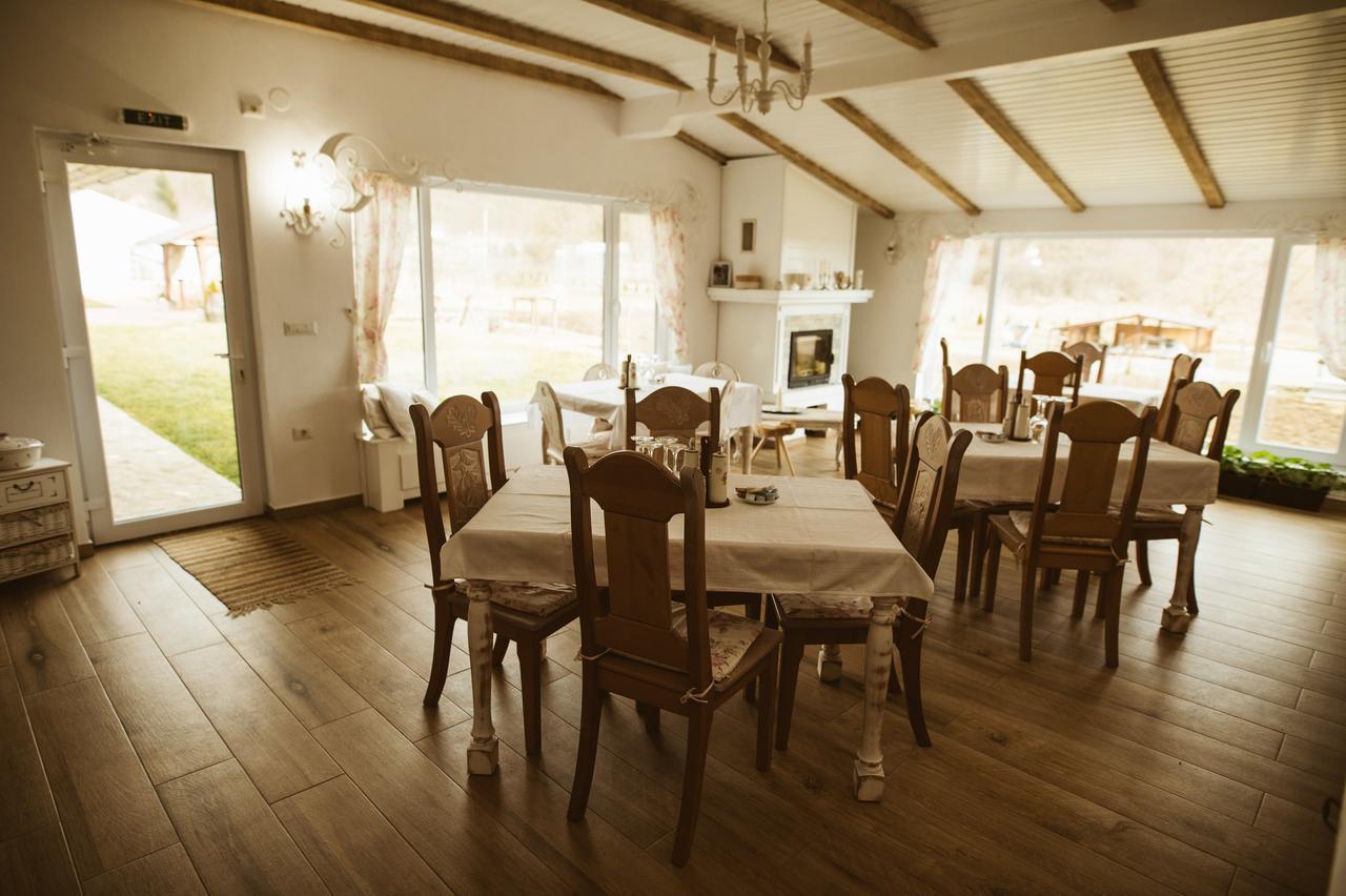Casa Tirol Blaj 호텔 외부 사진